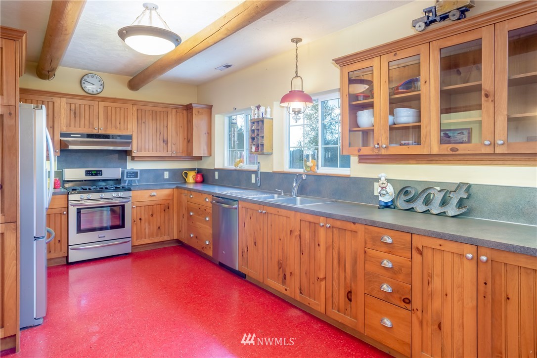 6125 Fir Tree Road Southeast Olympia, WA 98513 - Photo 7 of 25 Gallery Image 7
