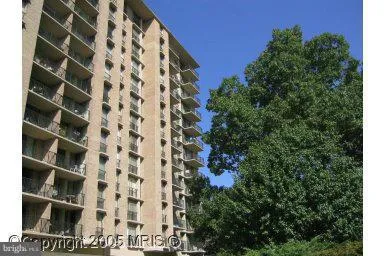 $1,785 | 4600 South Four Mile Run Drive, Unit 826, Arlington, VA 22204