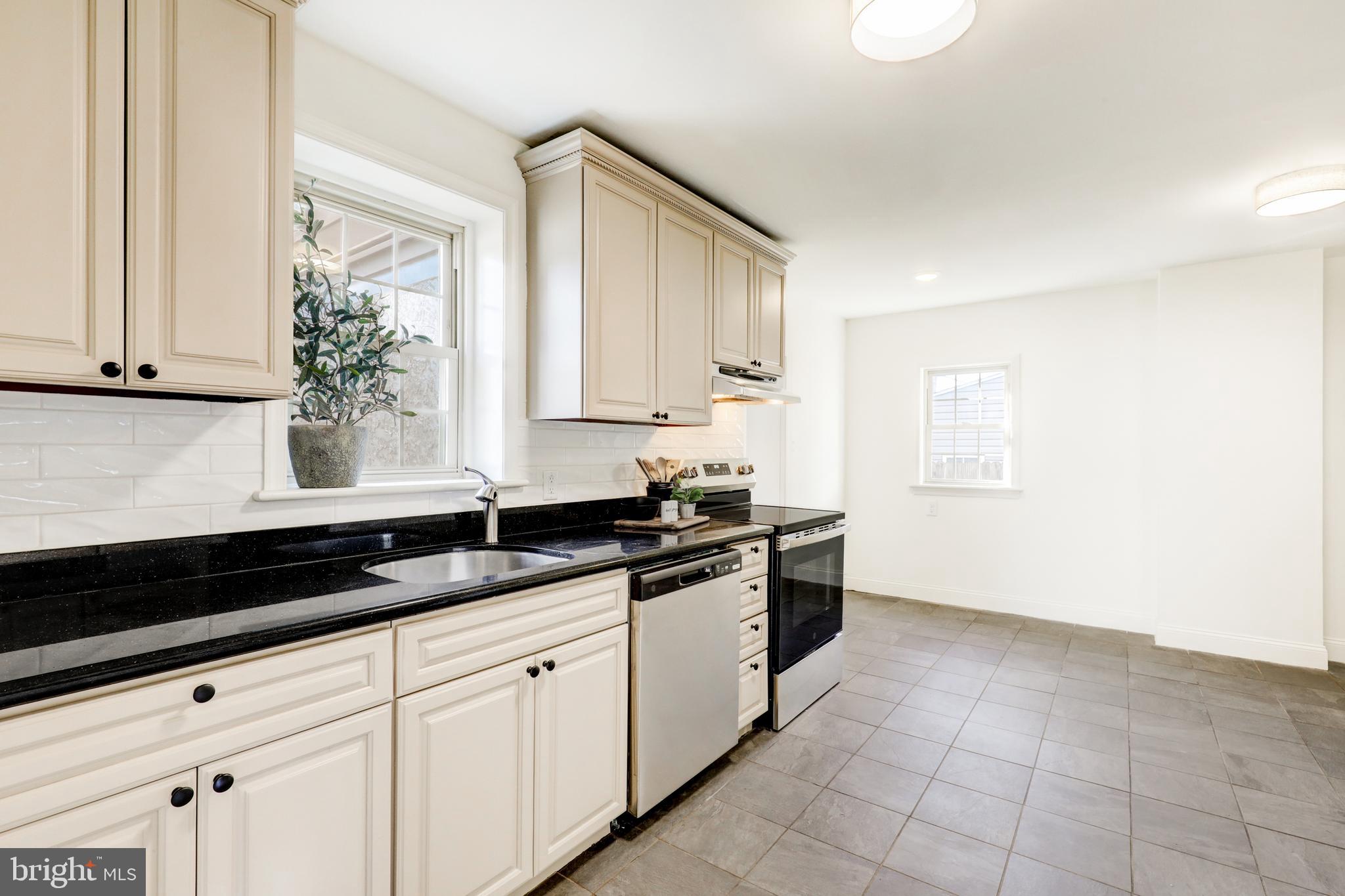 1529 Brierwood Road Havertown, PA 19083 - Photo 11 of 44