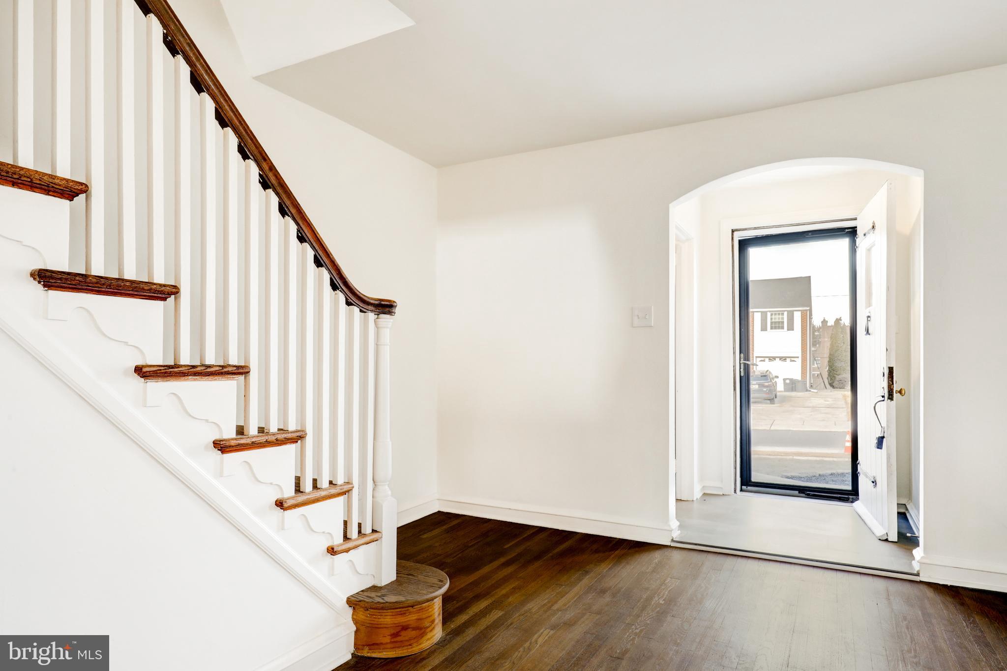 1529 Brierwood Road Havertown, PA 19083 - Photo 3 of 44