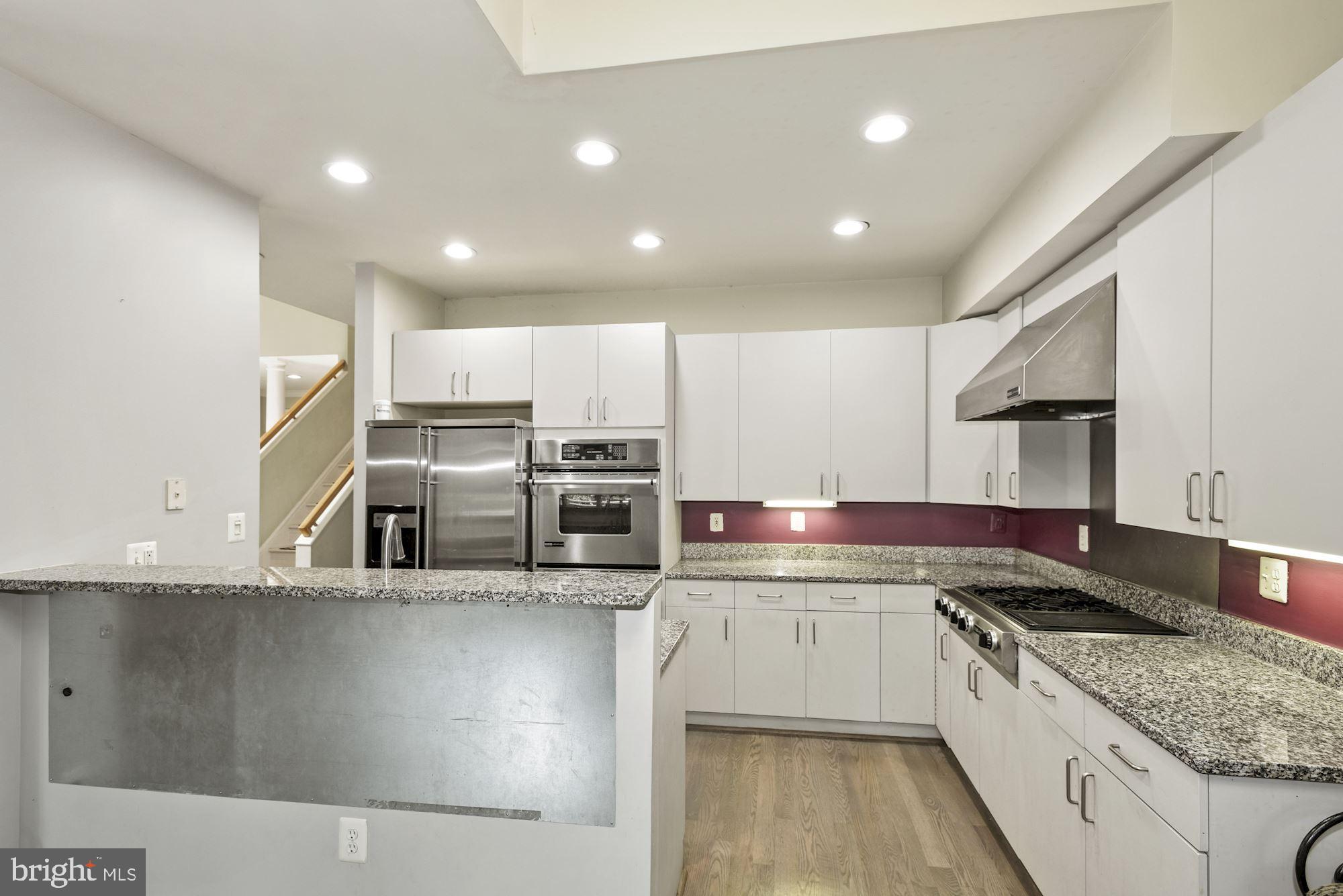 2005 Beacon Place Reston, VA 20191 - Photo 19 of 46 Kitchen