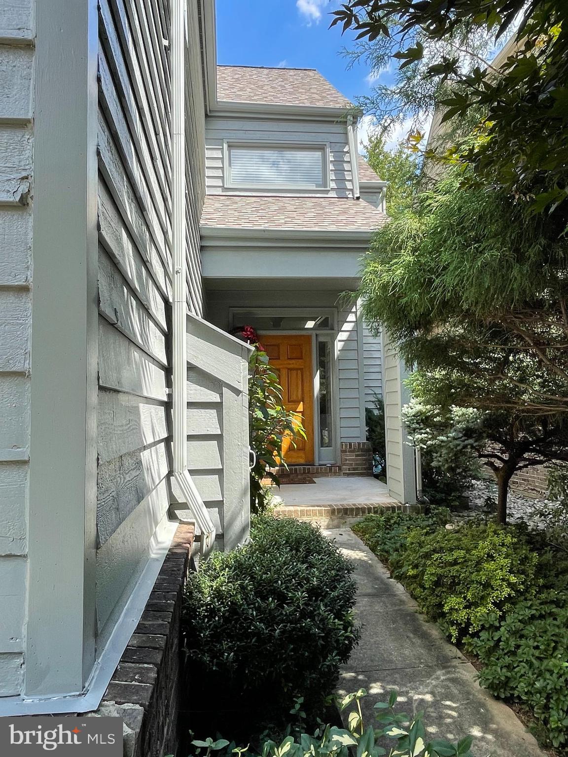 2005 Beacon Place Reston, VA 20191 - Photo 3 of 46 Front Entrance