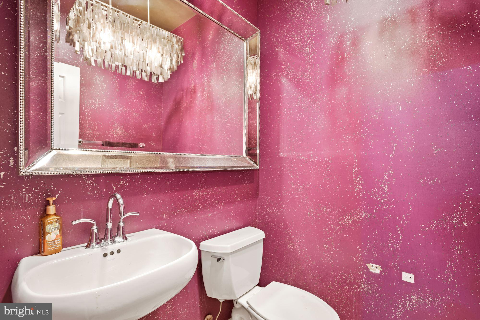 2005 Beacon Place Reston, VA 20191 - Photo 24 of 46 First floor powder room