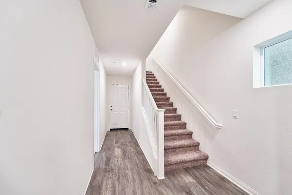 $1,160,000 | 729 Daniel Freeman Circle, Inglewood, CA 90301