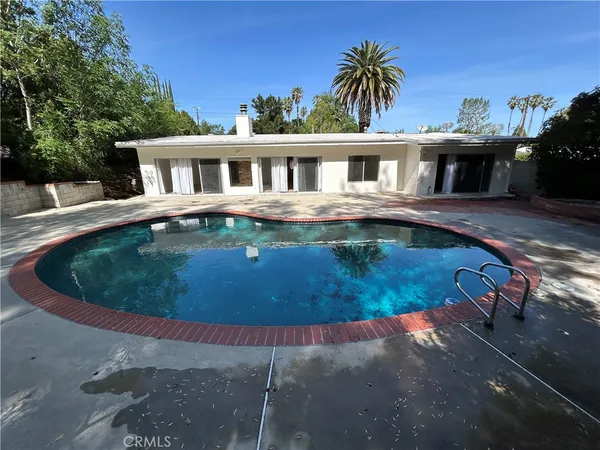 $6,900 | 24010 Hatteras Street, Woodland Hills, CA 91367