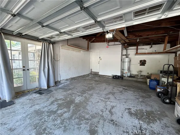 $6,900 | 24010 Hatteras Street, Woodland Hills, CA 91367