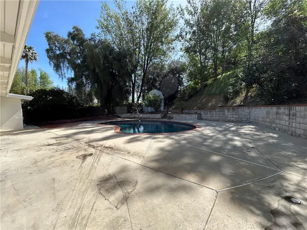 $6,900 | 24010 Hatteras Street, Woodland Hills, CA 91367
