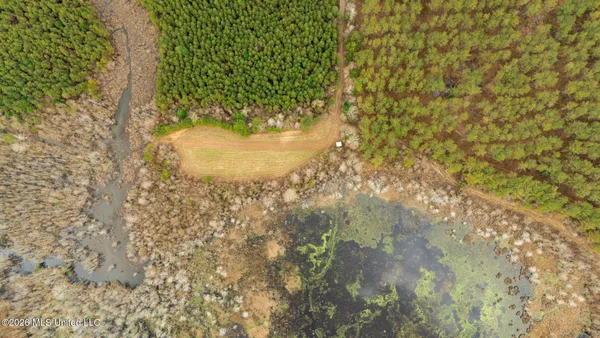 $750,000 | 8 County Road, Laurel, MS 39443