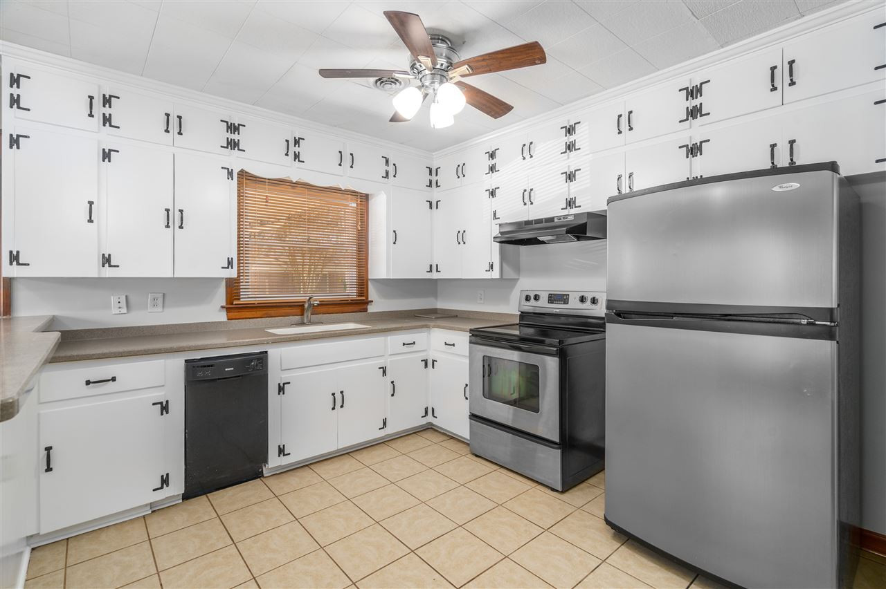 834 Athens Drive Raleigh, NC 27606 - Photo 9 of 28 Photo 9