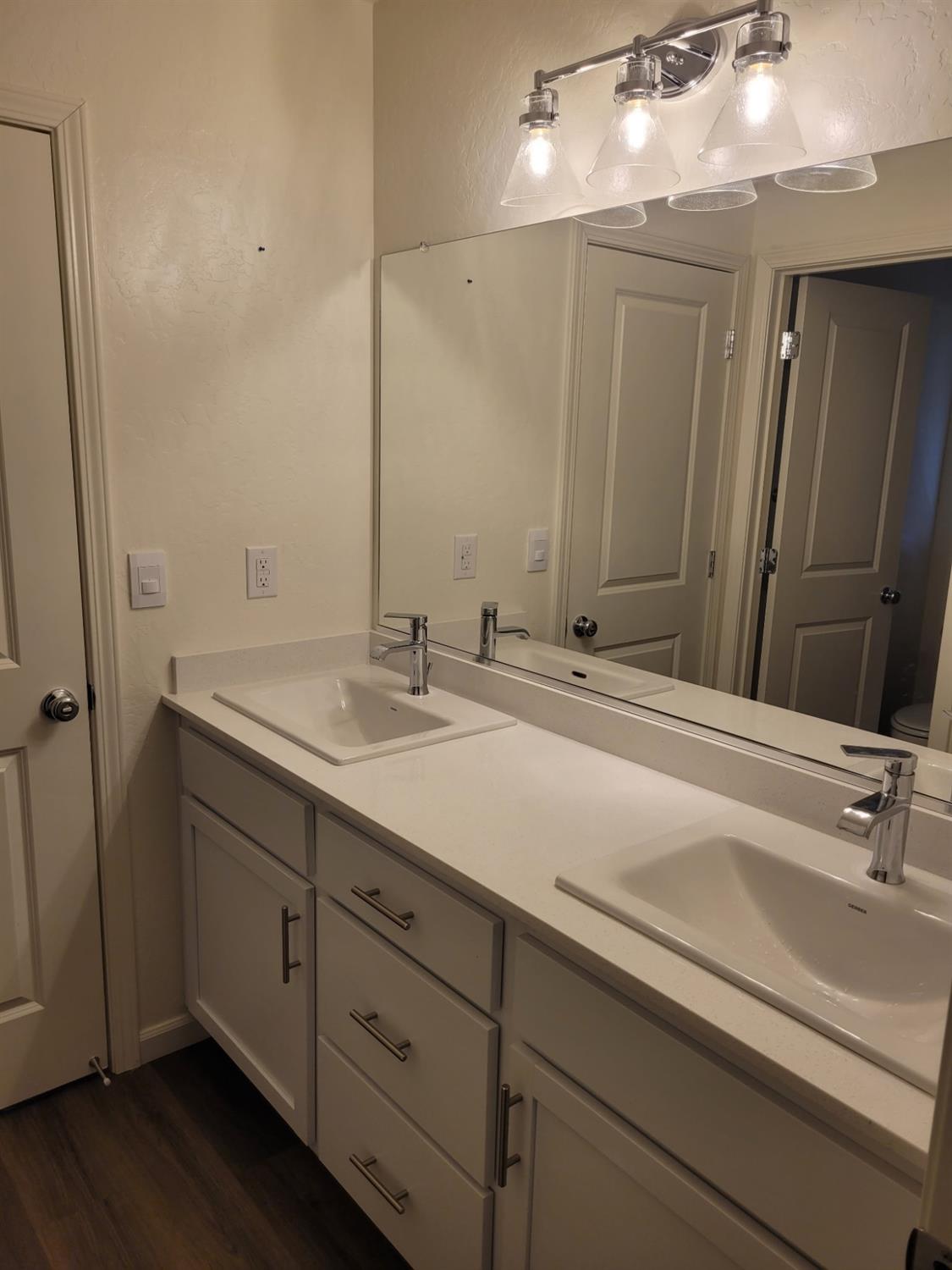 2012 Richard Avenue Sanger, CA 93657 - Photo 5 of 18