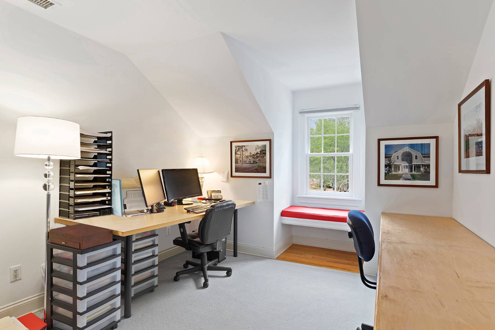 33 Cedar Trail East Hampton, NY 11937 - Photo 16 of 30 a bedroom with a workspace