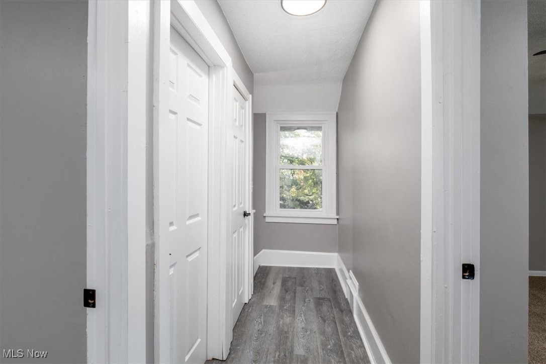 1068 Quilliams Road Cleveland, OH 44121 - Photo 14 of 30