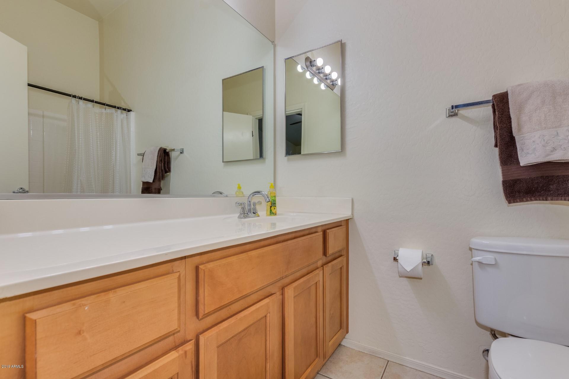 2150 East Bell Road, Unit 1082 Phoenix, AZ 85022 - Photo 14 of 20 Second bath