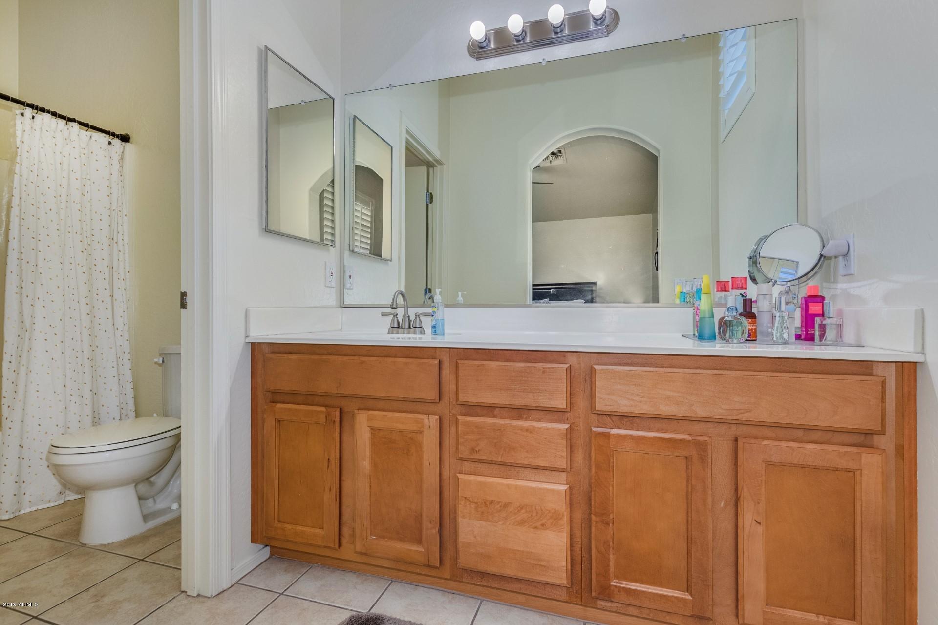 2150 East Bell Road, Unit 1082 Phoenix, AZ 85022 - Photo 17 of 20 Huge master vanity