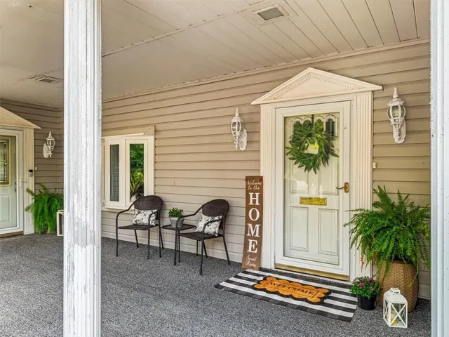 a view of back yard of the house