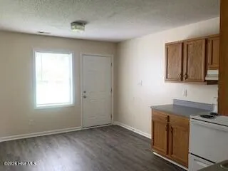 $1,095 | 586 Haws Run Road, Unit 35, Jacksonville, NC 28540