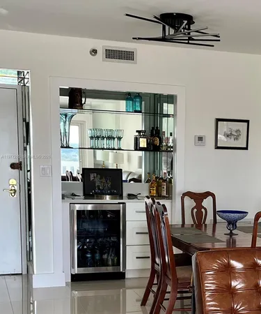 $198,500 | 4001 Hillcrest Drive, Unit 1014, Hollywood, FL 33021