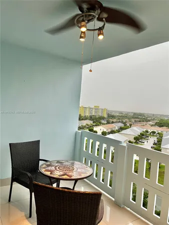 $198,500 | 4001 Hillcrest Drive, Unit 1014, Hollywood, FL 33021