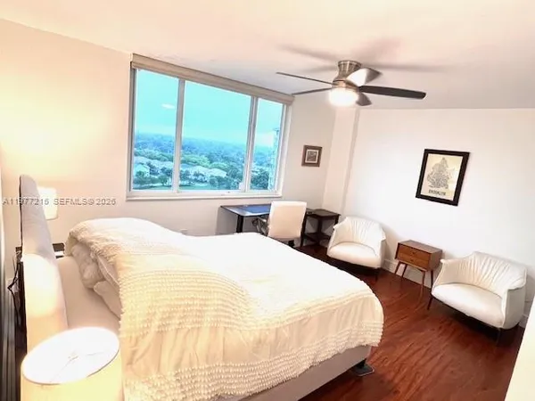 $198,500 | 4001 Hillcrest Drive, Unit 1014, Hollywood, FL 33021