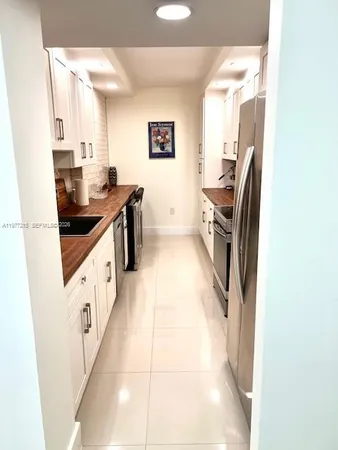 $198,500 | 4001 Hillcrest Drive, Unit 1014, Hollywood, FL 33021