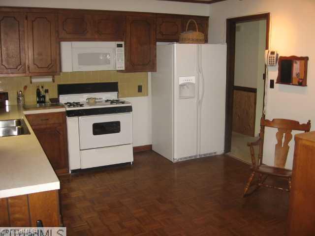735 Bud Sink Road Lexington, NC 27295 - Photo 5 of 16 Kitchen.