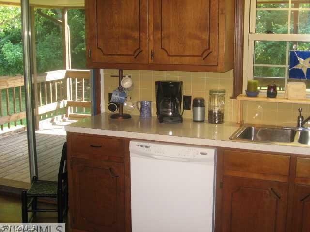 735 Bud Sink Road Lexington, NC 27295 - Photo 7 of 16 Kitchen.
