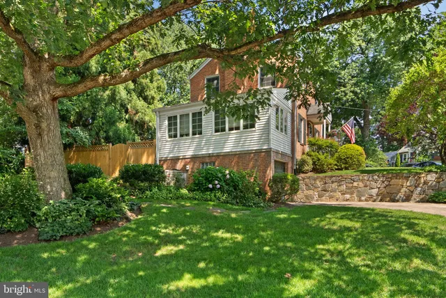 $699,000 | 129 Lynnmoor Drive, Silver Spring, MD 20901