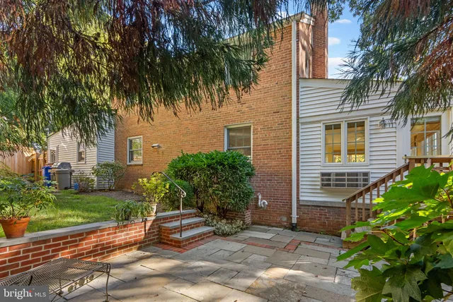 $699,000 | 129 Lynnmoor Drive, Silver Spring, MD 20901