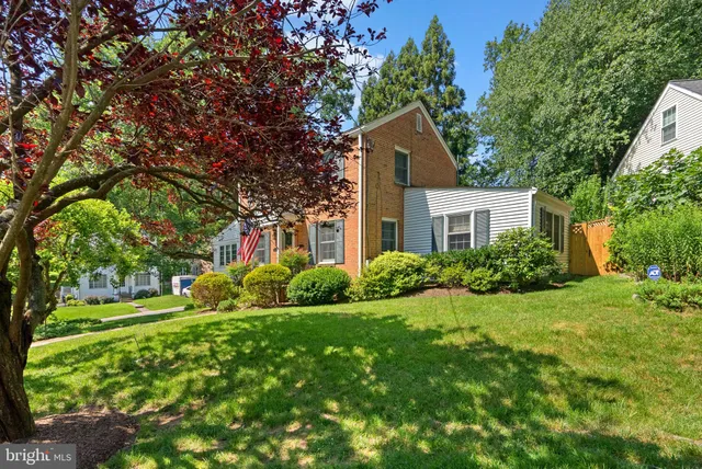 $699,000 | 129 Lynnmoor Drive, Silver Spring, MD 20901