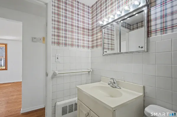 $264,900 | 1 King Court, Enfield, CT 06082