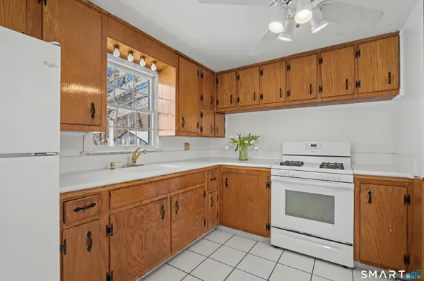 $264,900 | 1 King Court, Enfield, CT 06082