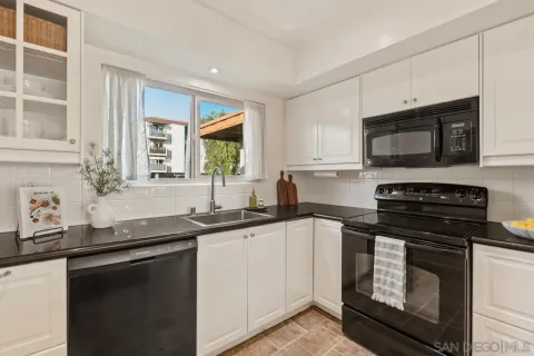 $490,000 | 6876 Hyde Park Drive, Unit G, San Diego, CA 92119