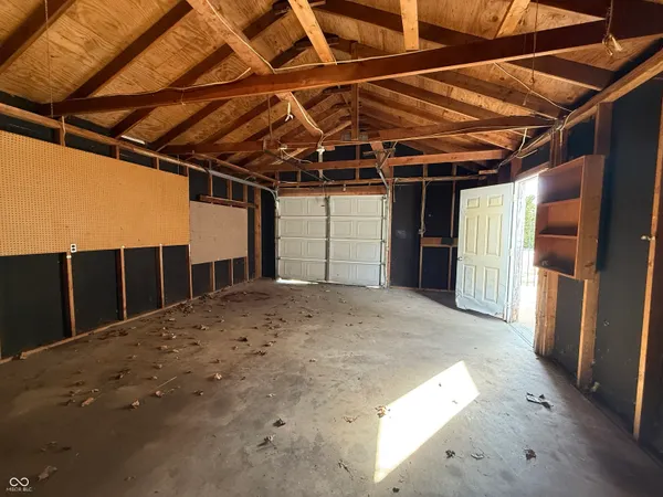 $74,999 | 2022 South Waldemere Avenue, Muncie, IN 47302