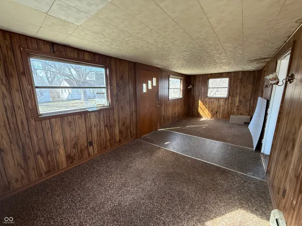 $74,999 | 2022 South Waldemere Avenue, Muncie, IN 47302