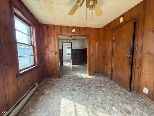 $74,999 | 2022 South Waldemere Avenue, Muncie, IN 47302