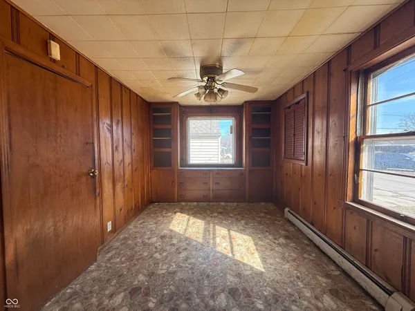 $74,999 | 2022 South Waldemere Avenue, Muncie, IN 47302