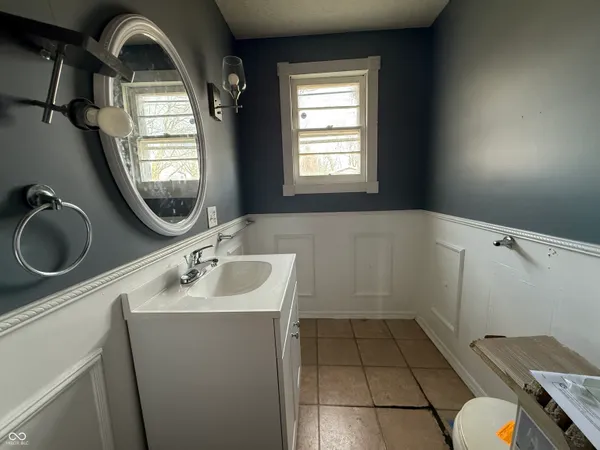 $74,999 | 2022 South Waldemere Avenue, Muncie, IN 47302