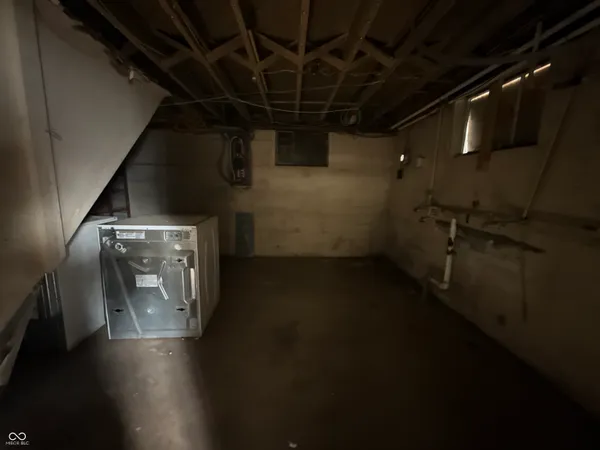 $74,999 | 2022 South Waldemere Avenue, Muncie, IN 47302