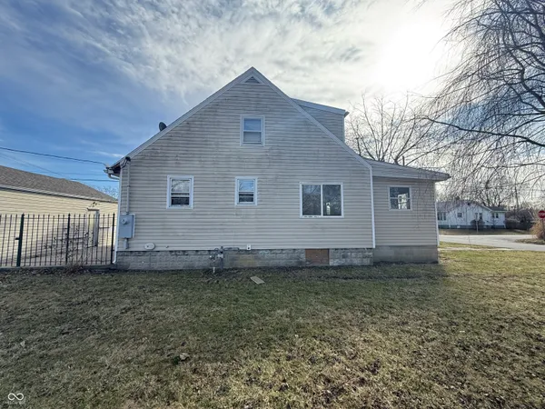 $74,999 | 2022 South Waldemere Avenue, Muncie, IN 47302