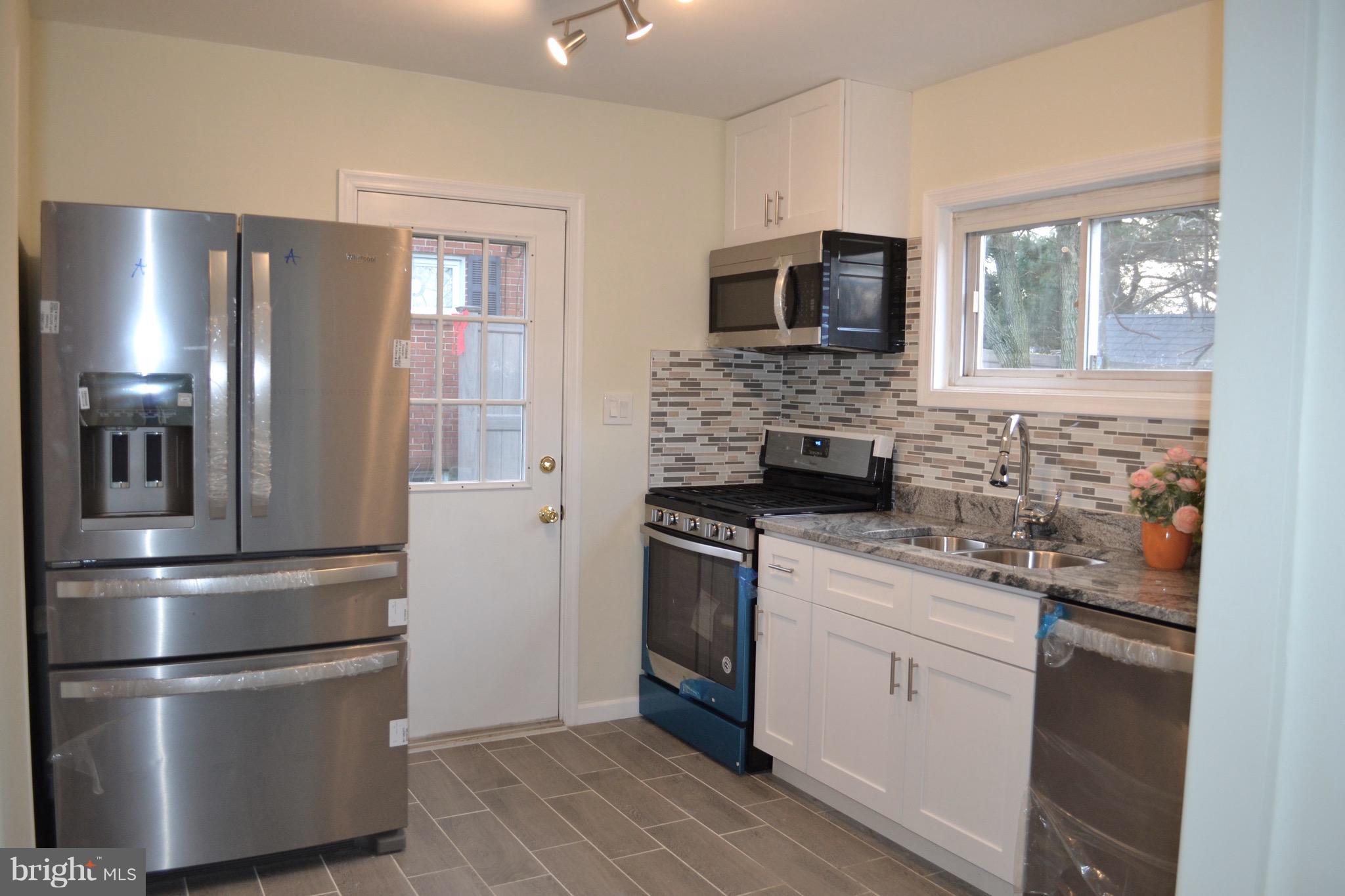 5929 Robindale Road Baltimore, MD 21228 - Photo 3 of 23 Kitchen