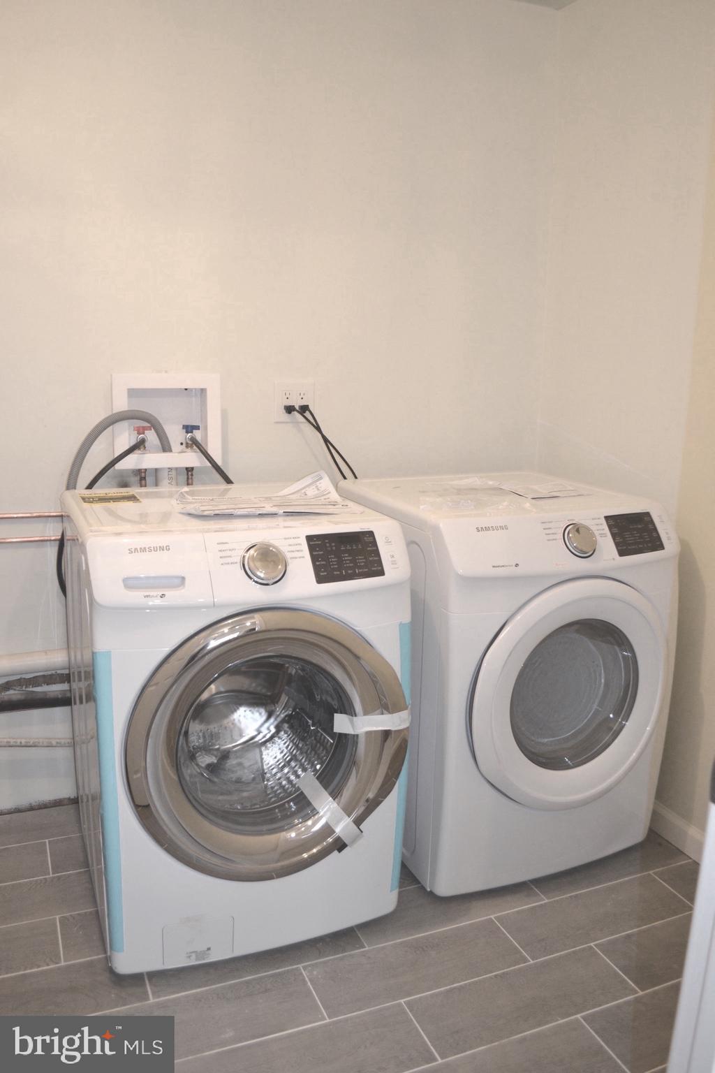 5929 Robindale Road Baltimore, MD 21228 - Photo 22 of 23 Laundry room