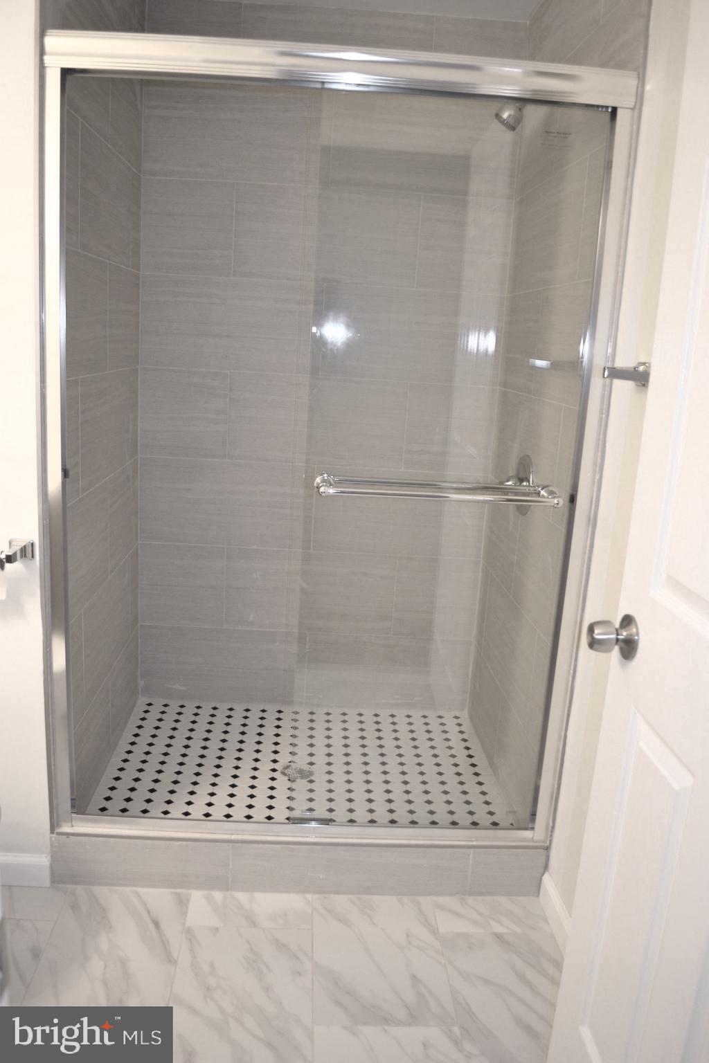 5929 Robindale Road Baltimore, MD 21228 - Photo 10 of 23 Master bath