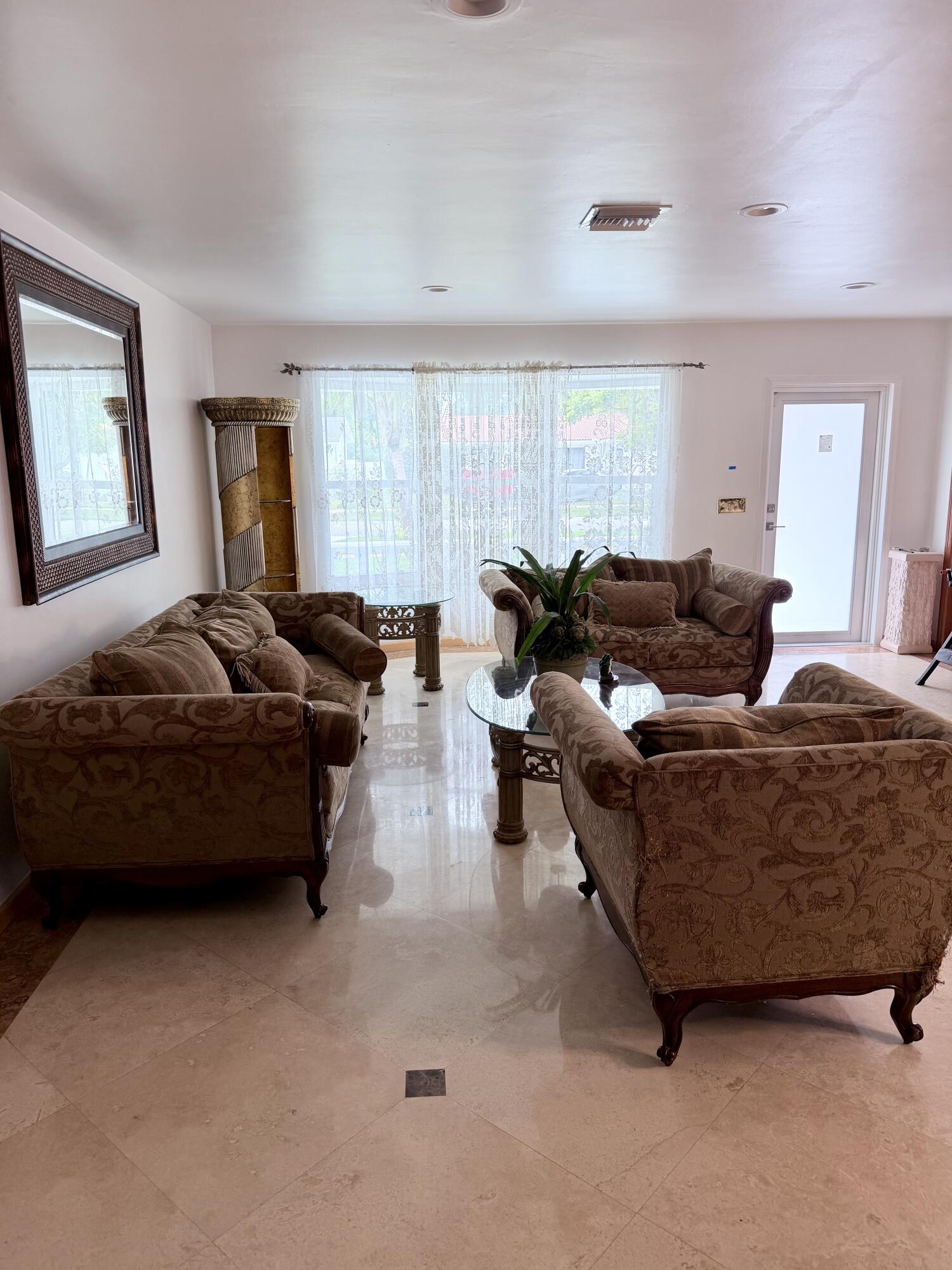 3916 Adams Street Hollywood, FL 33021 - Photo 11 of 38 IMG_9058