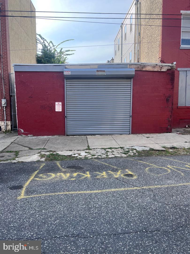 861 Perkiomen Street Philadelphia, PA 19130 - Photo 6 of 35 a front view of a house