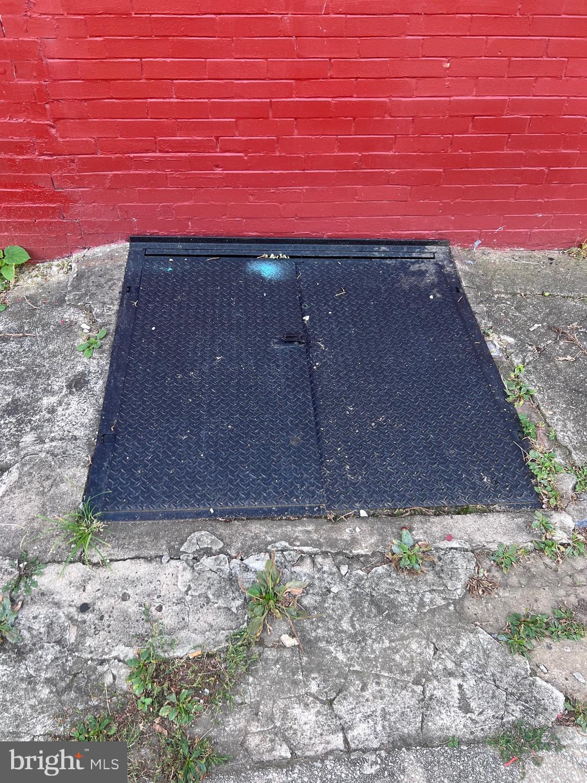 861 Perkiomen Street Philadelphia, PA 19130 - Photo 7 of 35 a view of a backyard