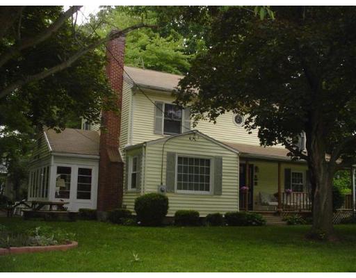 80 Brookside Circle Springfield, MA 01129 - Photo 2 of 9