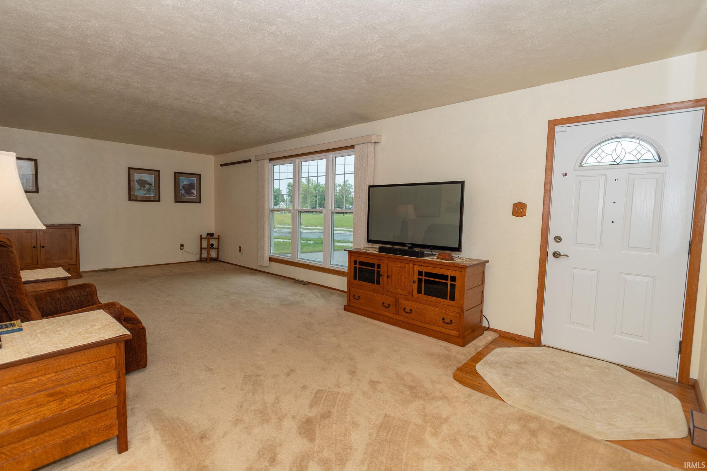 3914 Vistula Road Mishawaka, IN 46544 - Photo 3 of 31 Gallery Image 3