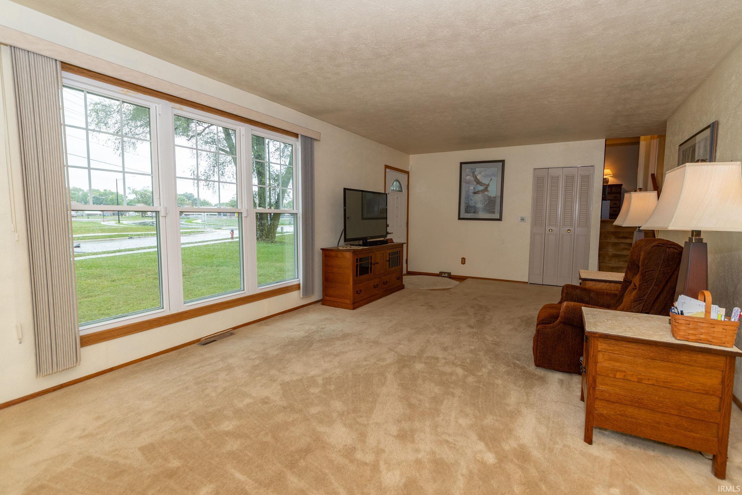 3914 Vistula Road Mishawaka, IN 46544 - Photo 4 of 31 Gallery Image 4
