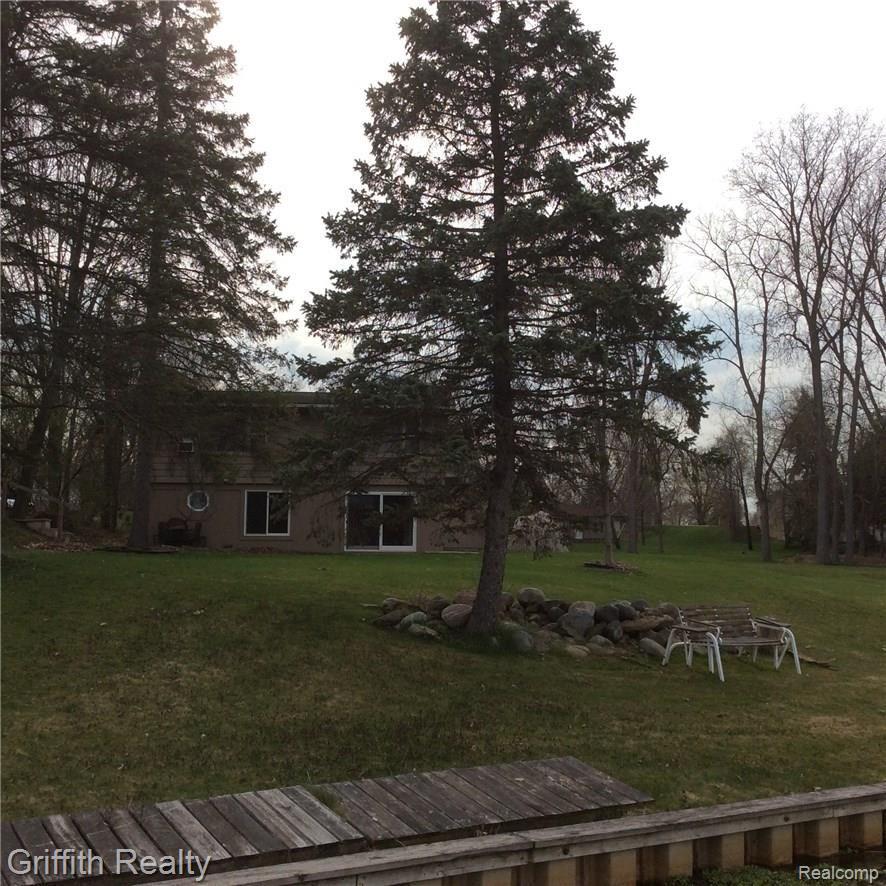 2743 South Hacker Road Brighton, MI 48114 - Photo 29 of 38 IMG_3990.JPG
