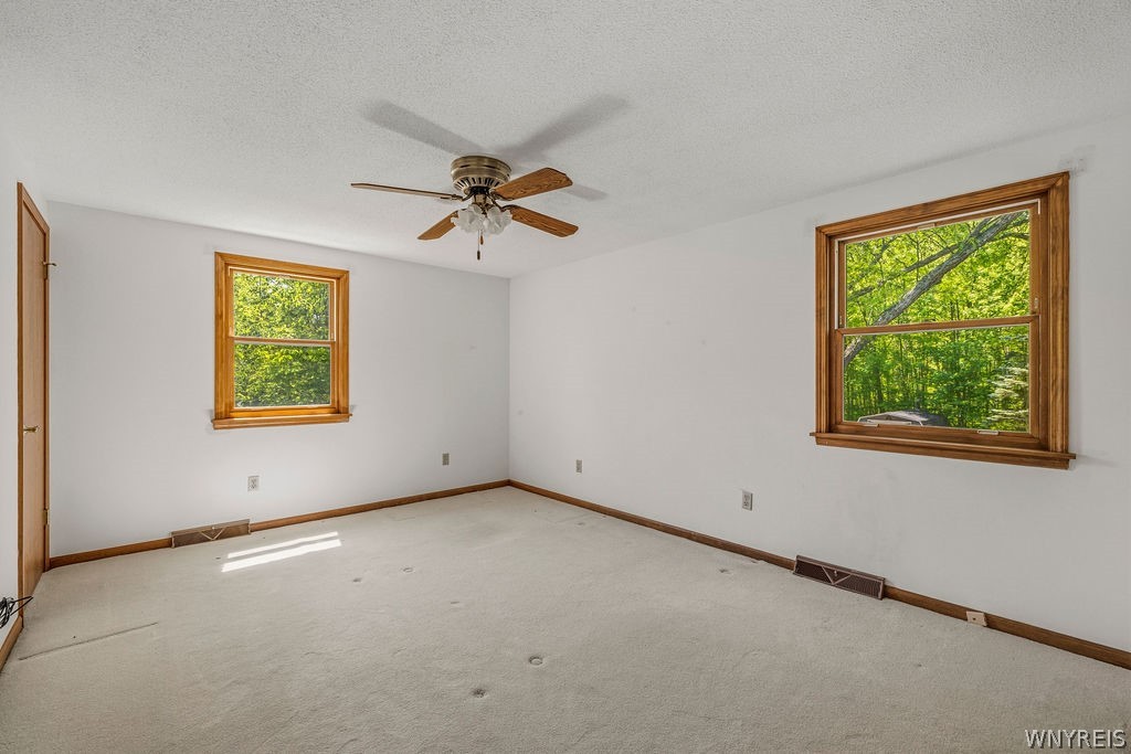 5788 Stone Road Lockport, NY 14094 - Photo 20 of 38